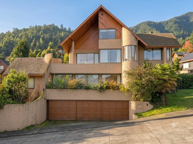 Casa de Lujo en Villuco con Vista al Río